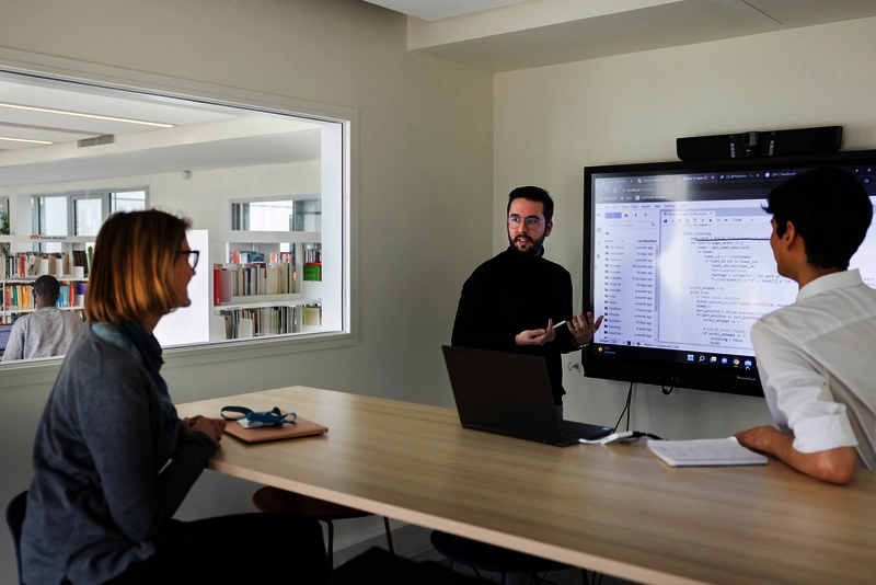 Prestations de recherche - Relever les défis de l’intelligence technologique de demain